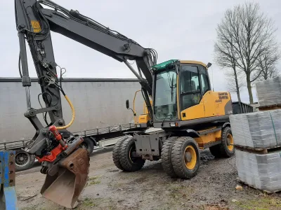 Koparka VOLVO 2